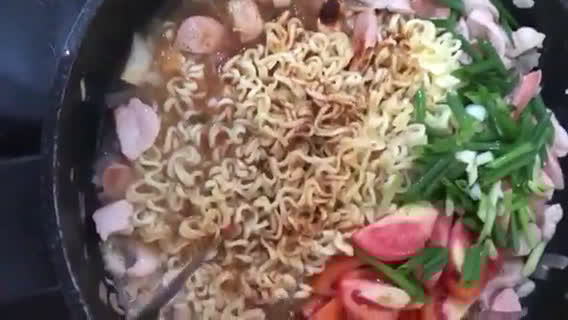 Foto langkah ke 4 dari resep Ramyeon Korea ala resto.