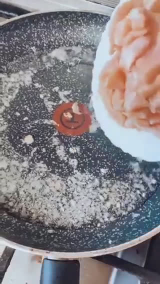 صورة لخطوة 1 من وصفة صينية الدجاج بالكاري والبطاطس 🔥