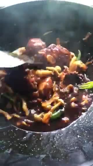 Gambar langkah 5 resipi Ayam Masak Kicap Shimeji.