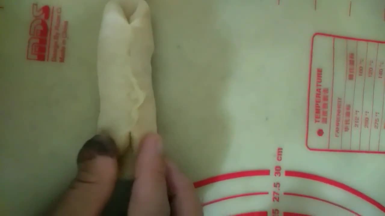 Foto langkah ke 6 dari resep Garlic Bread.