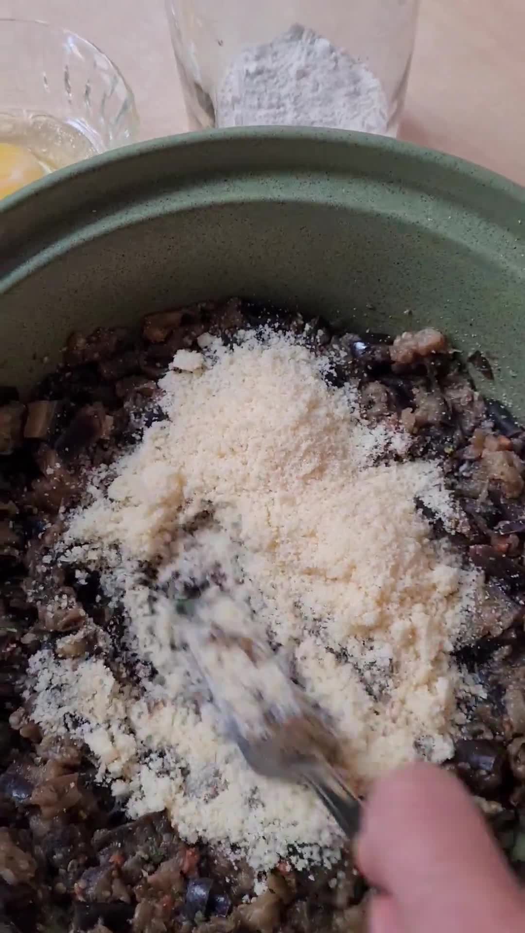 Foto del paso 3 de la receta: Hamburguesas de berenjena 🍆 🍆 Veggie burger 🍔 MUY fáciles