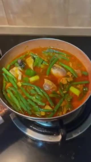Foto langkah ke 3 dari resep Pindang ikan tenggiri kacang panjang.