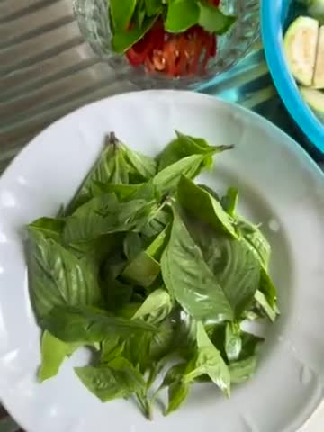รูปขั้นตอนการทำที่ 1 ของ แกงเผ็ดไก่ใส่มะเขือ
