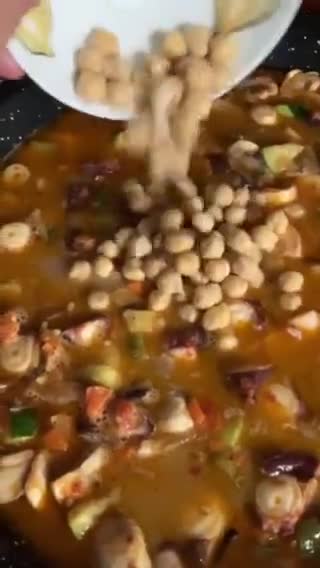 Foto del paso 12 de la receta: Fideuà de pulpo verduritas, garbanzos y hierbabuena, facilísima!
