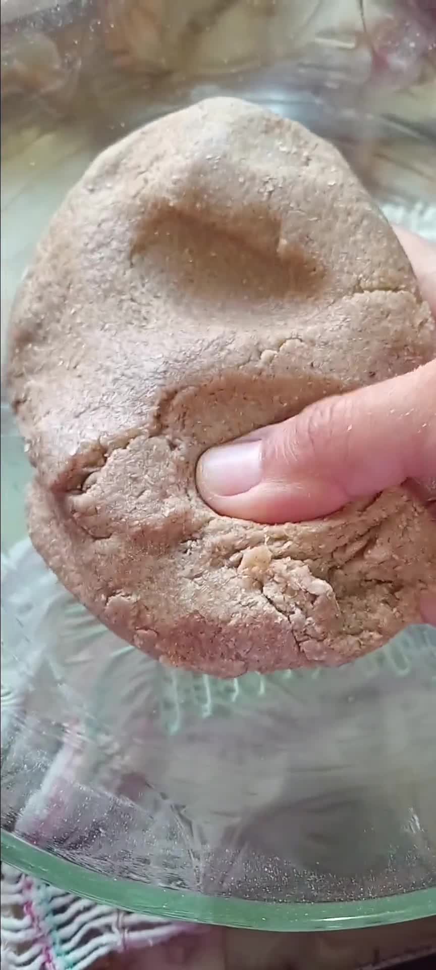 Foto del paso 1 de la receta: Galletas integrales de canela rellenas con dulce de membrillo🫢