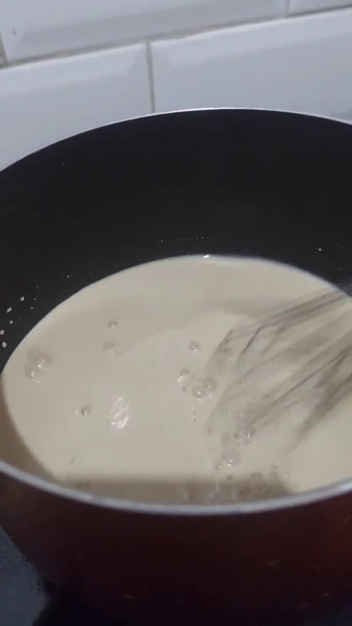 Foto langkah ke 3 dari resep Silky Puding Milk Coffee with Chocolate Sauce.