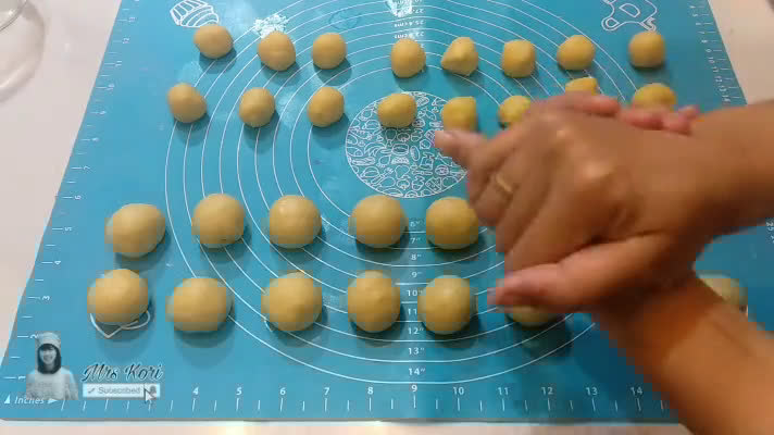 Foto langkah ke 5 dari resep Bolen Pisang Tanpa Korsvet (Ide Jualan).