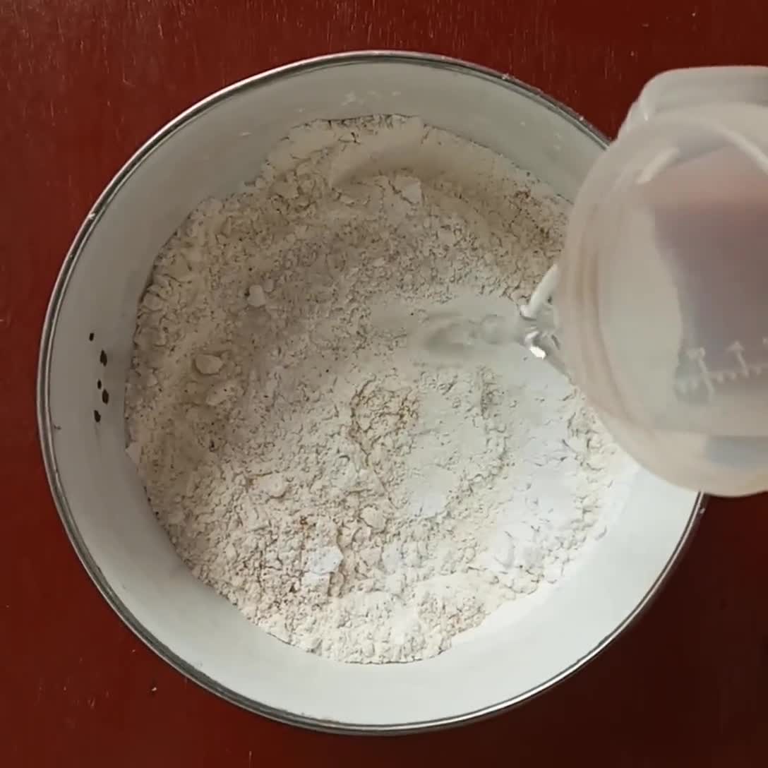 Foto langkah ke 2 dari resep Gembus Goreng Kucai.