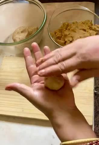 ख़स्ता आलू कचौड़ी(khasta aloo kachodi recipe in hindi) रेसिपी चरण 10 फोटो