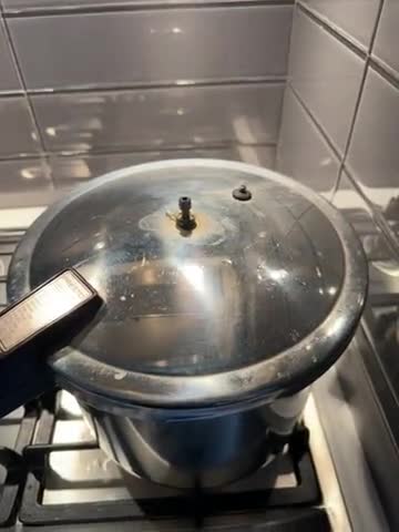 A picture of step 3 of Pressure Cooker Spaghetti and Meatballs.