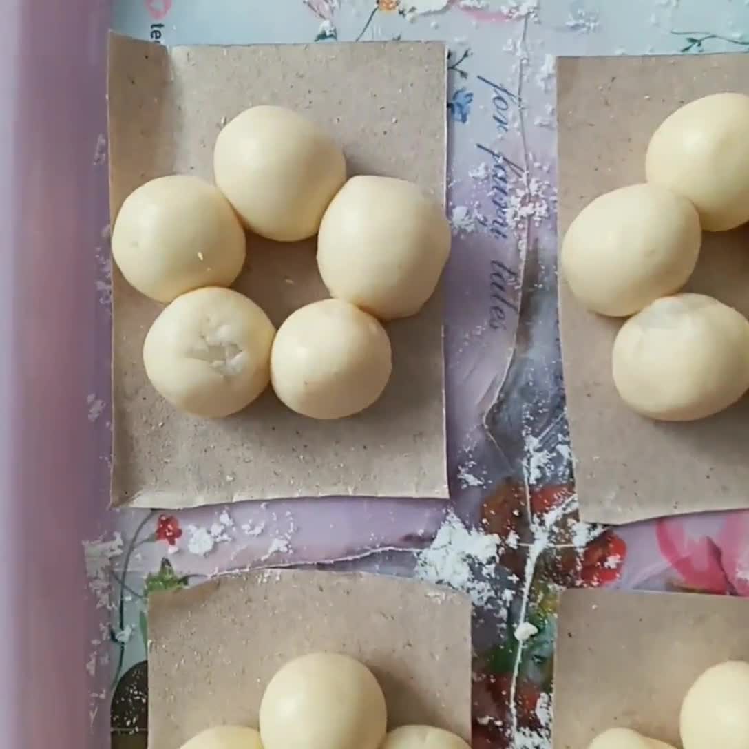 Foto langkah ke 5 dari resep Donat Mochi (Pon de Ring).