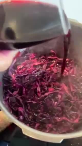 Foto del paso 3 de la receta: Lombarda al estilo suizo