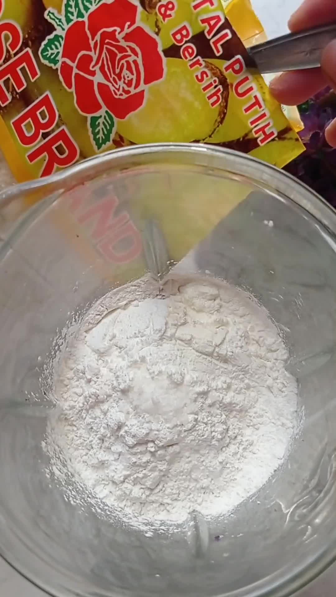 Foto langkah ke 1 dari resep Kue Talam Ubi Ungu.