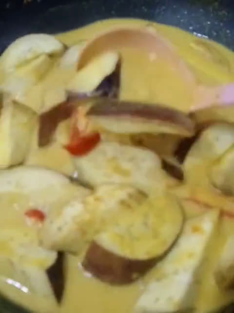 Gambar langkah 3 resipi Masak Lemak Cili Api Terung & Ikan Masin.