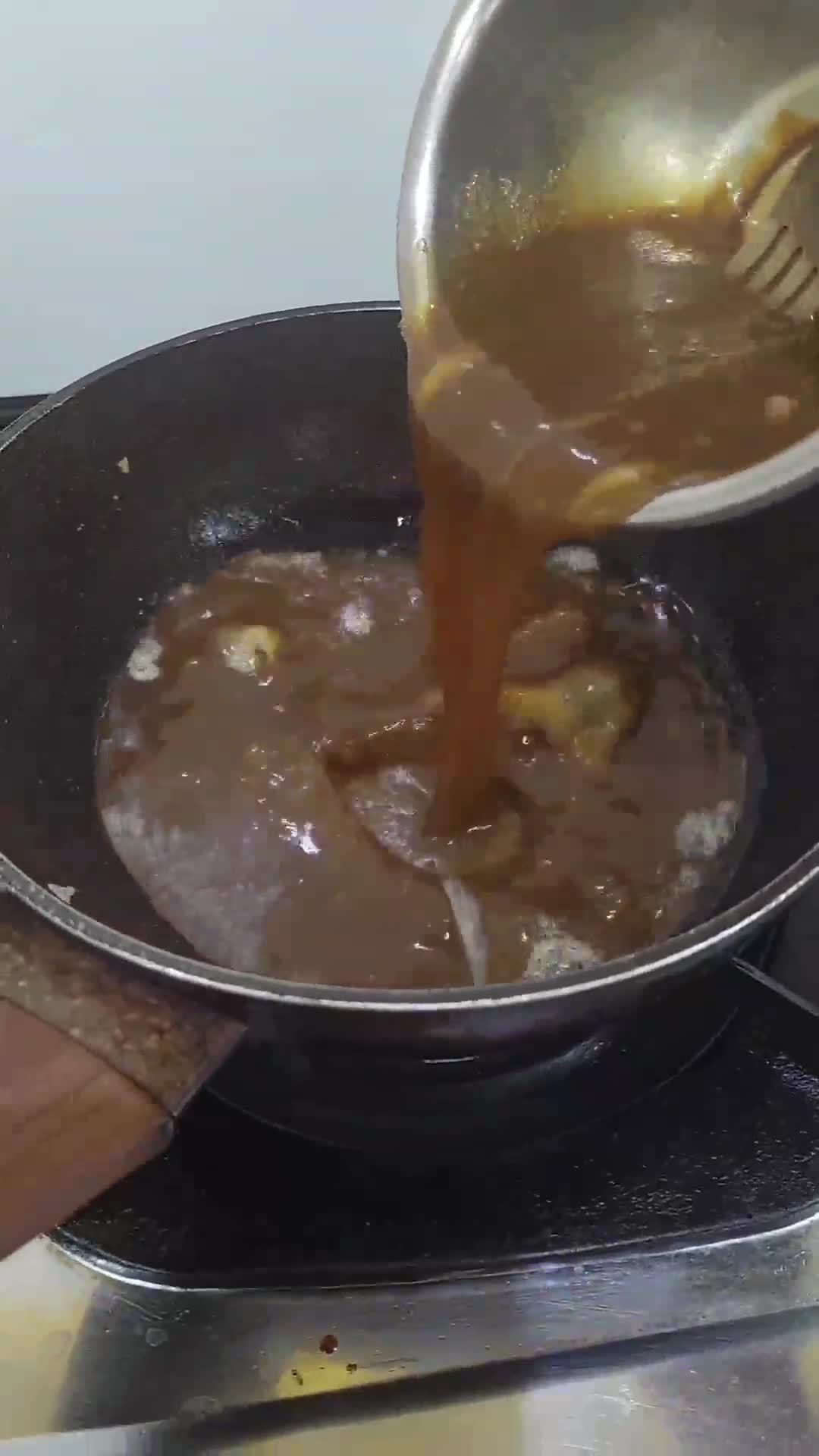 Foto langkah ke 2 dari resep Telur Dadar Kecap Manis (402).