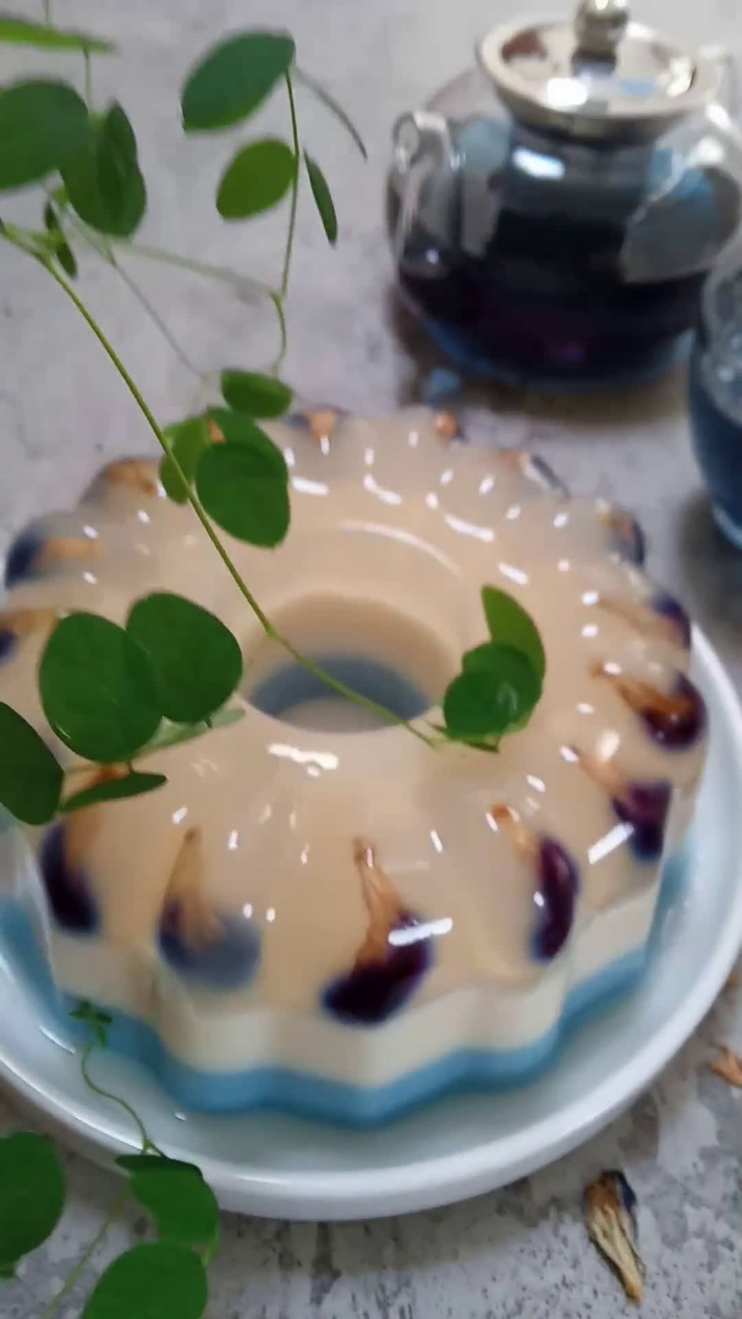 Foto langkah ke 4 dari resep Puding Lapis Bunga Telang.