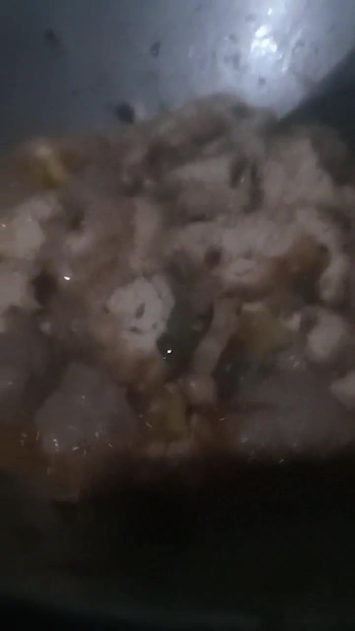 Foto langkah ke 2 dari resep Tumis tahu bakso cabe hijau#MmAnna2022🌶️🌶️🌶️🧄🌰.