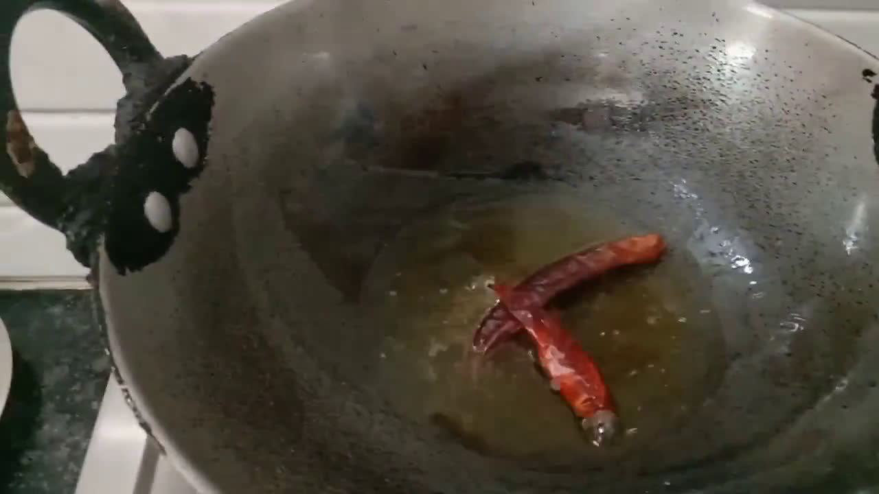 भिंडी फ्राई (bhindi fry recipe in Hindi) रेसिपी चरण 2 फोटो