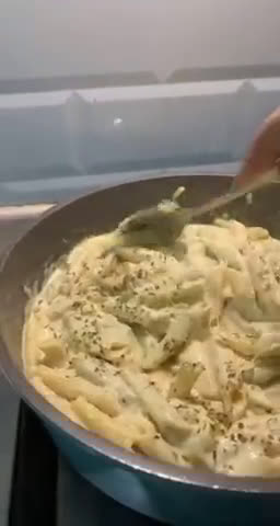 صورة لخطوة 2 من وصفة باستا بالكريمه والجبن