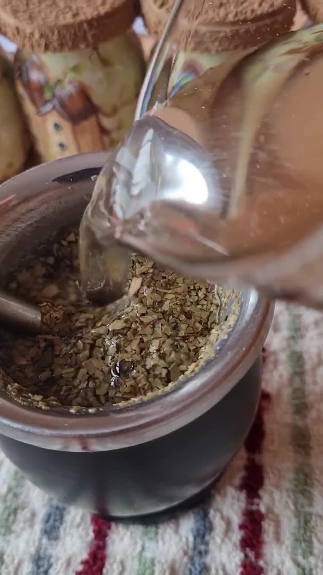 Foto del paso 3 de la receta: Tereré bien helado y antinflamatorio 🧉 Tereré saludable con jengibre, canela y limón 🫚 🌱 🍋