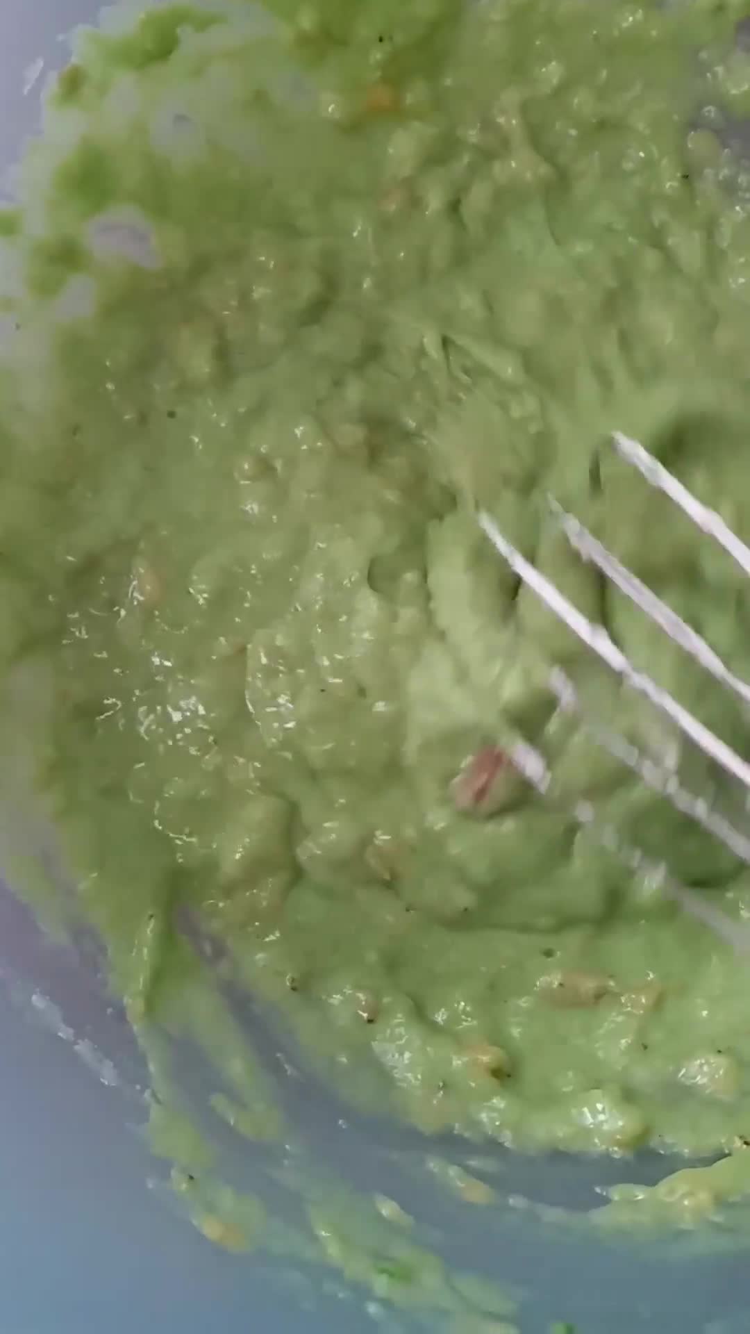 Foto langkah ke 4 dari resep Bolu Kukus Pisang Pandan 1 Telur.