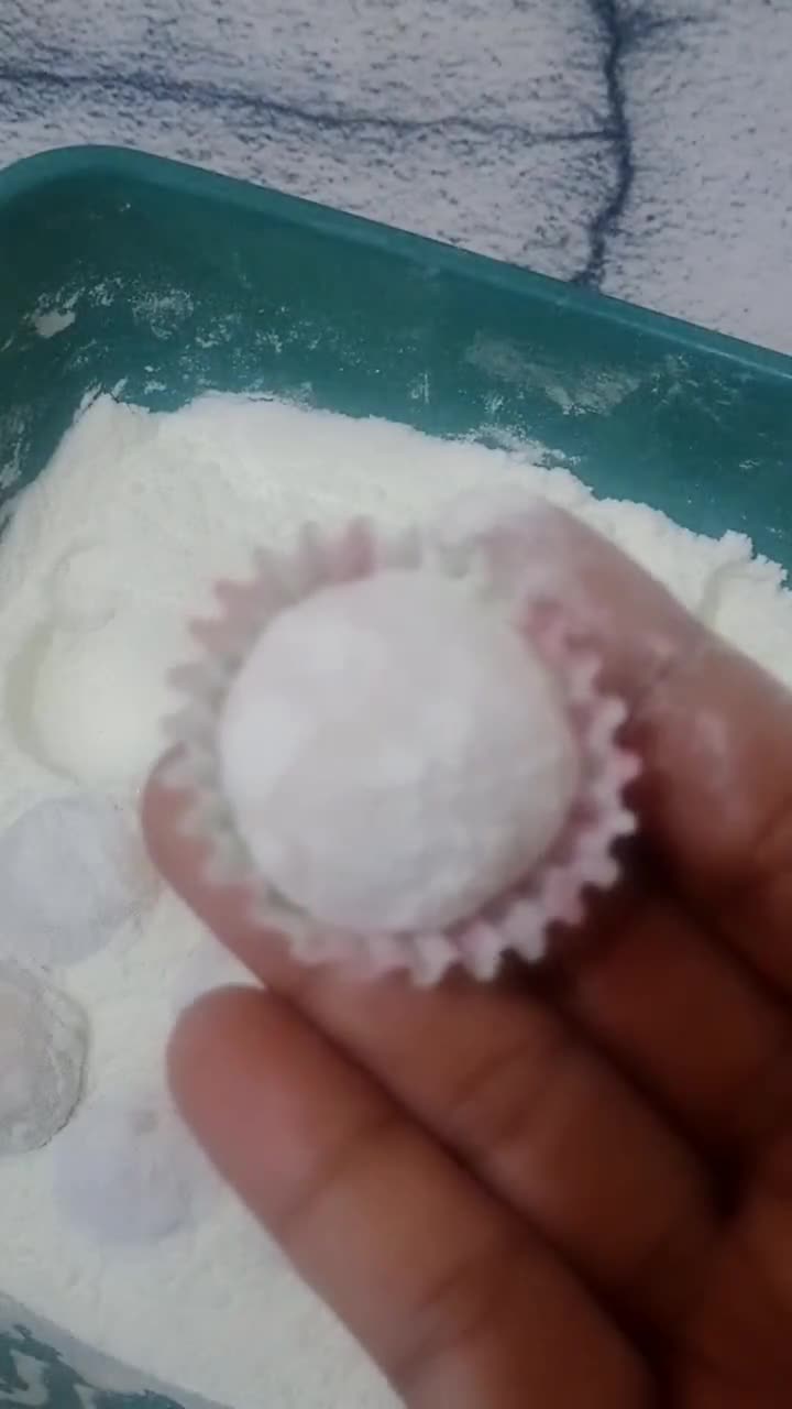 Gambar langkah 10 resipi Biskut Makmur.