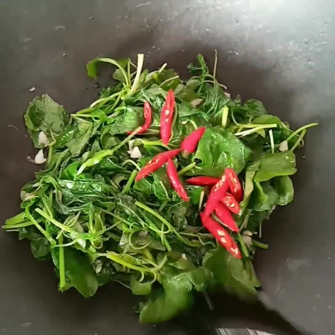 Foto langkah ke 3 dari resep Tumis Bayam Saus Tiram.