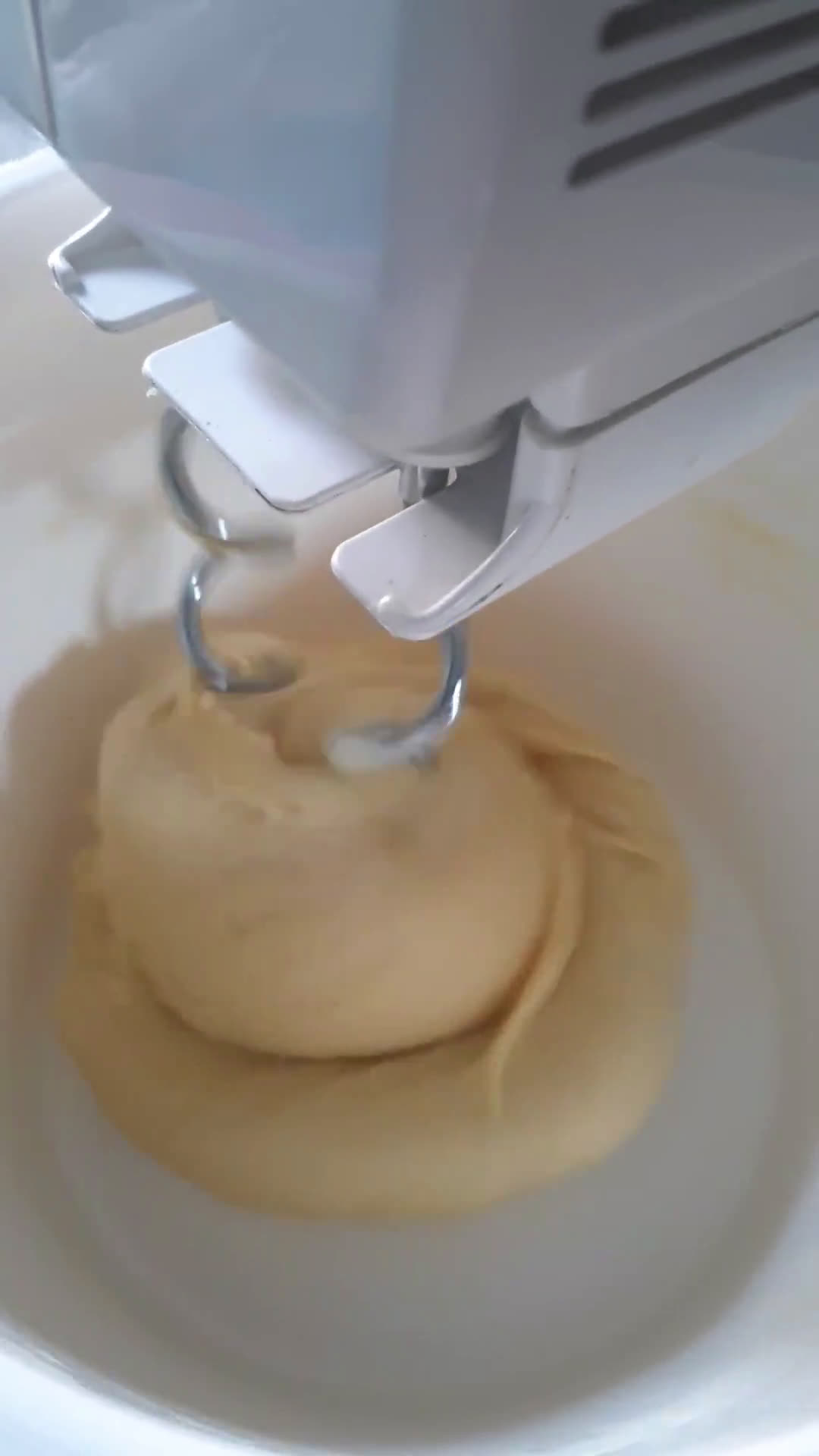 Foto langkah ke 3 dari resep Donat Panggang Empuk isi Ragout.