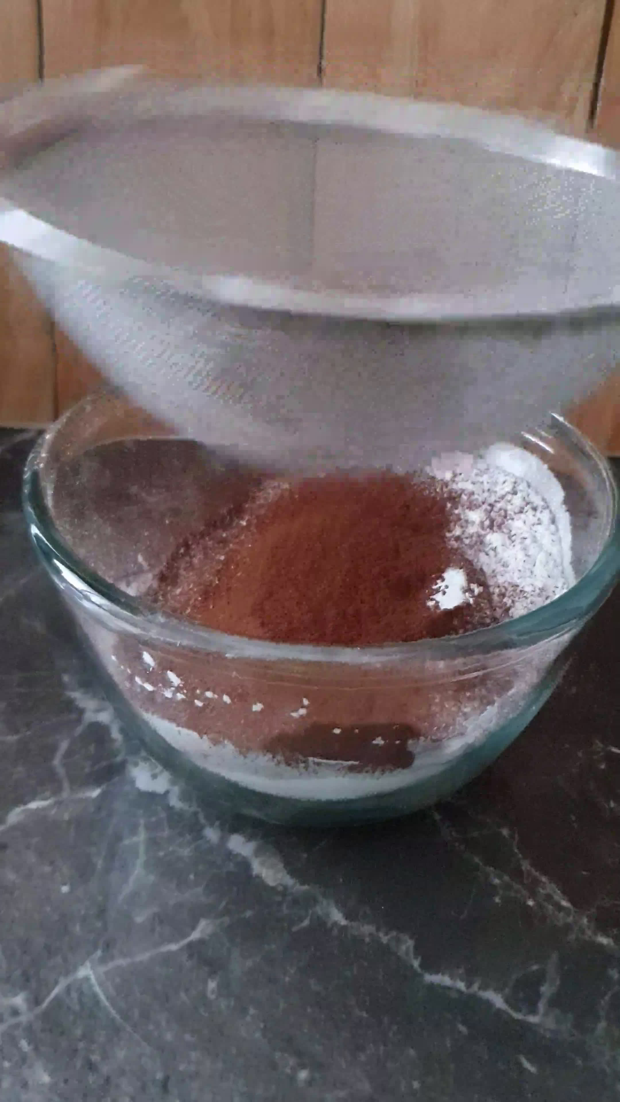 Foto langkah ke 1 dari resep Bolu Nutrijel Coklat.