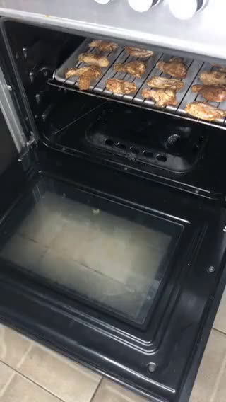 A picture of step 4 of Sticky sweet chicken wings.