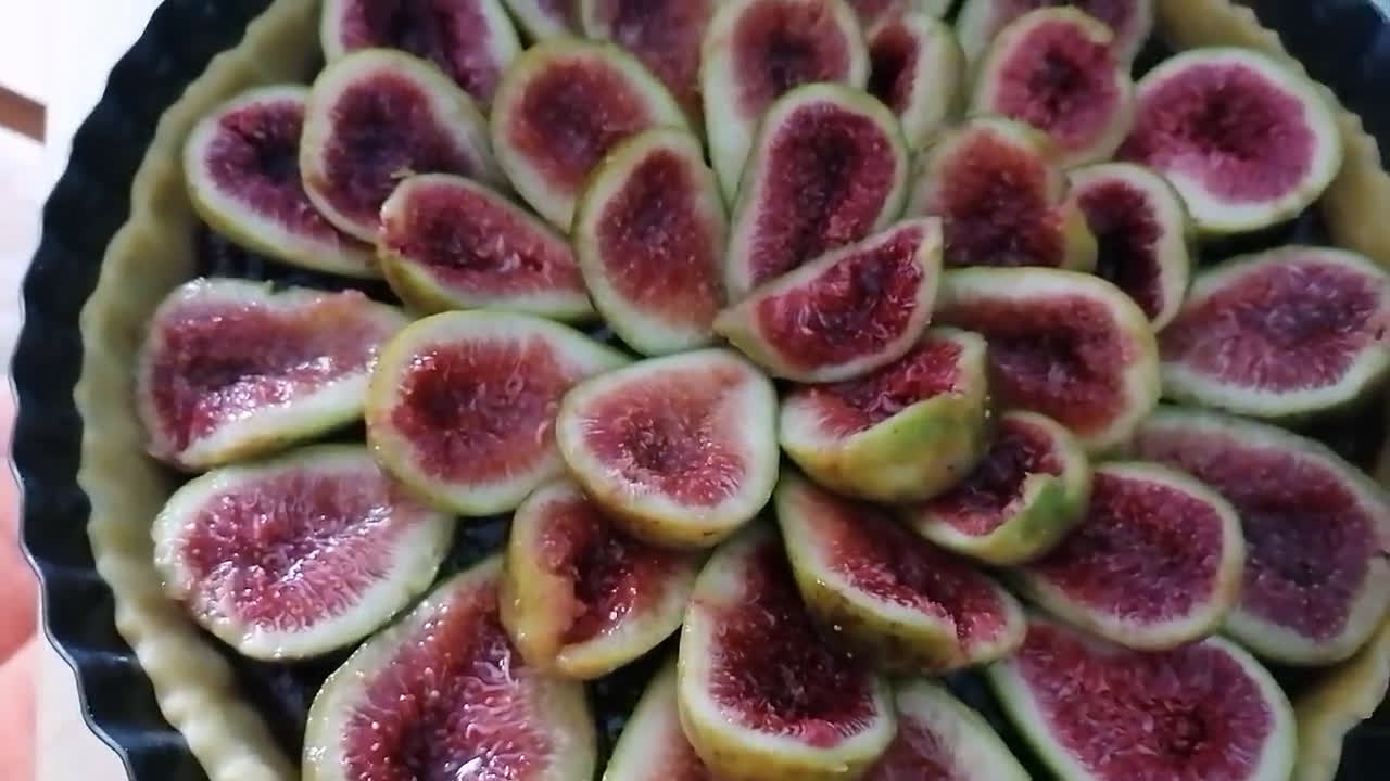 Foto del passaggio 2 della ricetta Crostata ai fichi