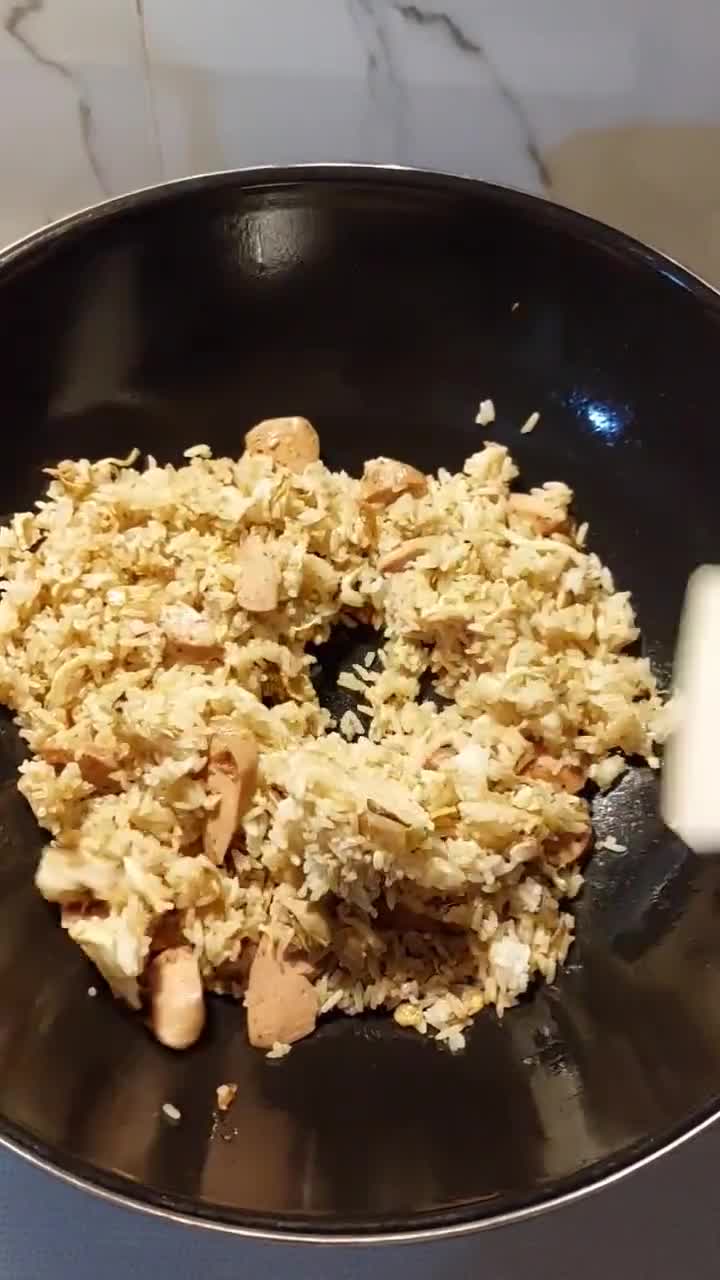 Foto langkah ke 3 dari resep Nasi Goreng Bawang.