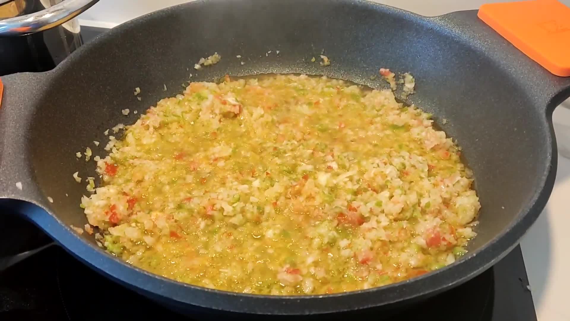 Foto del paso 3 de la receta: Paella Gancedo (Arroz con pollo y chorizo)