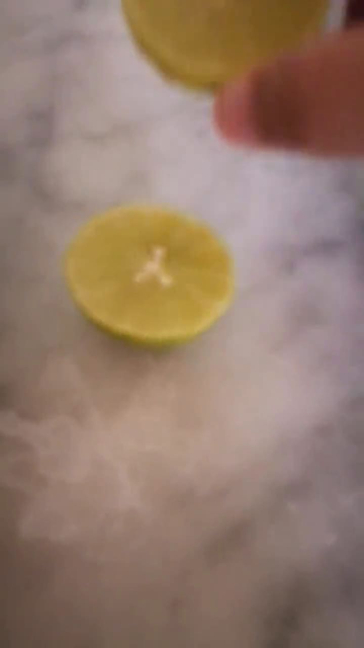 صورة لخطوة 1 من وصفة ايس تي بالفراوله 🍓 🥂