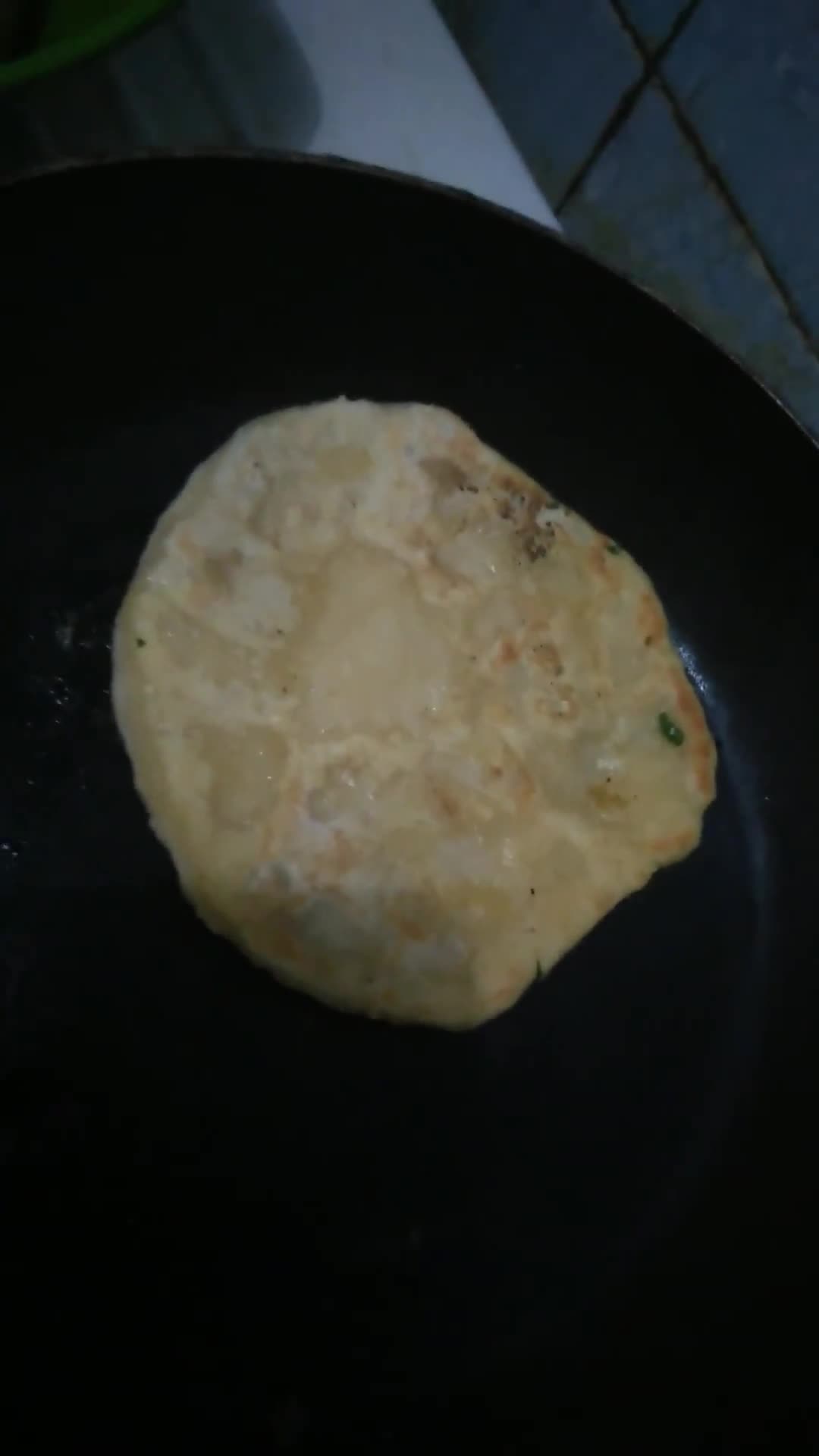 Foto langkah ke 6 dari resep Garlic Butter Naan.