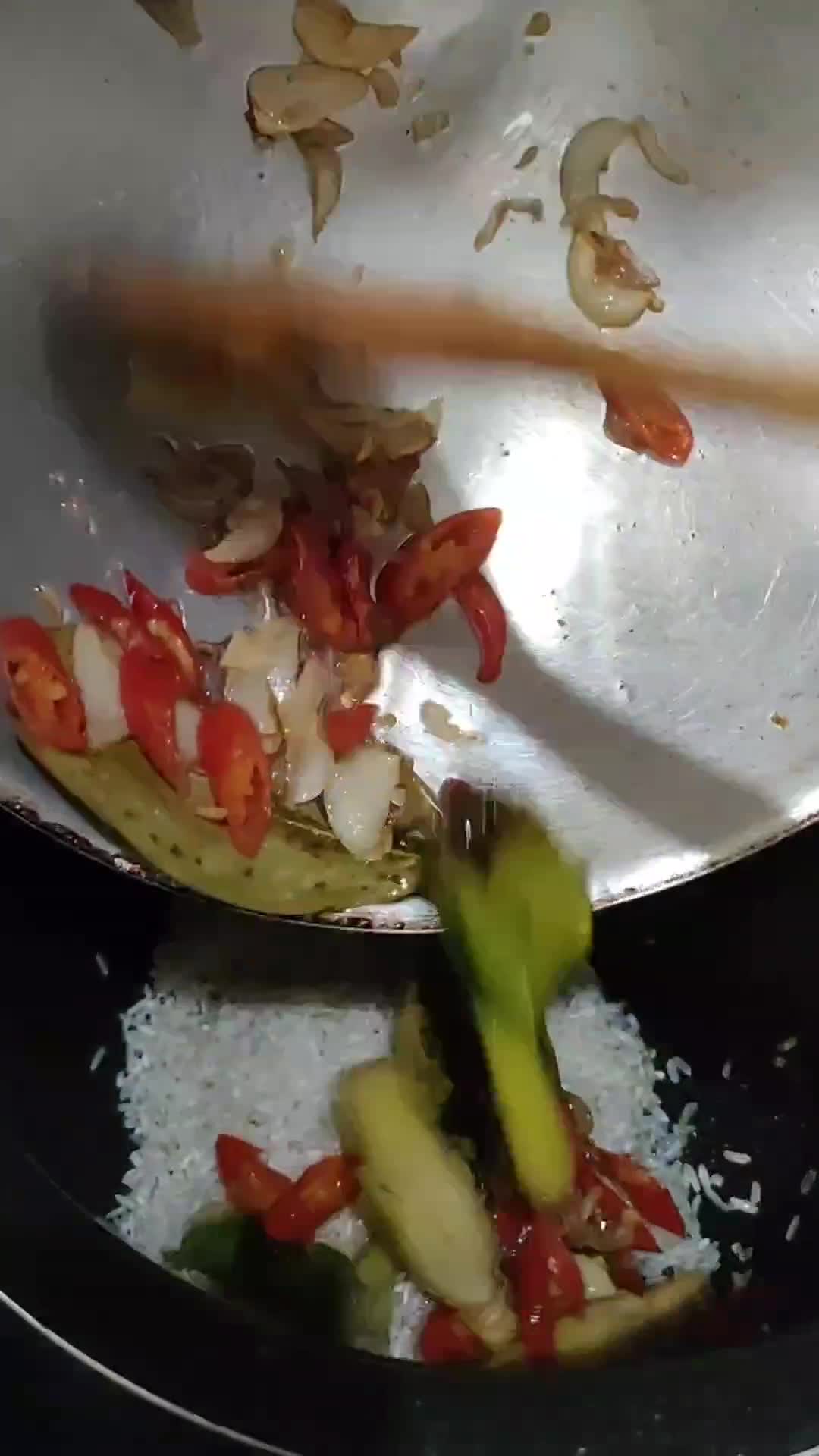 Foto langkah ke 2 dari resep Nasi Liwet Sederhana.