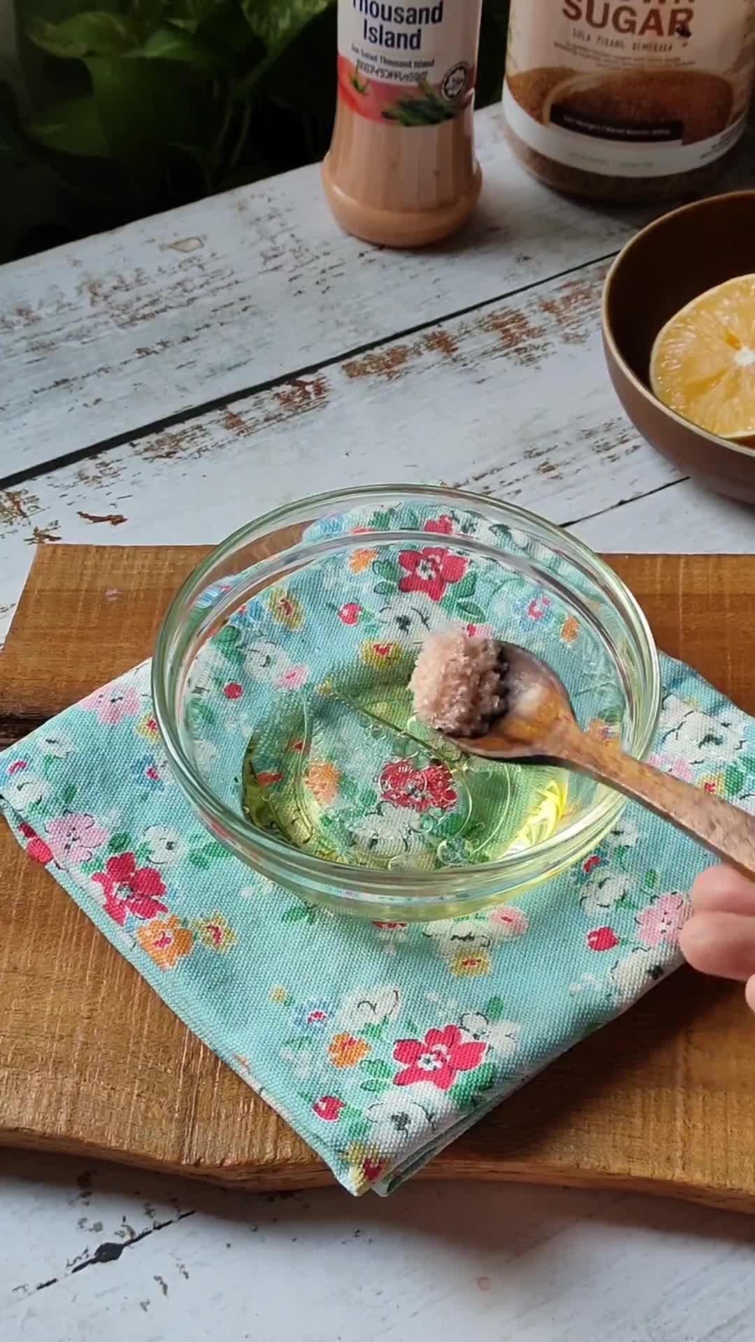 Gambar langkah 10 resipi Salad Campuran Avocado Sosej Pasta.