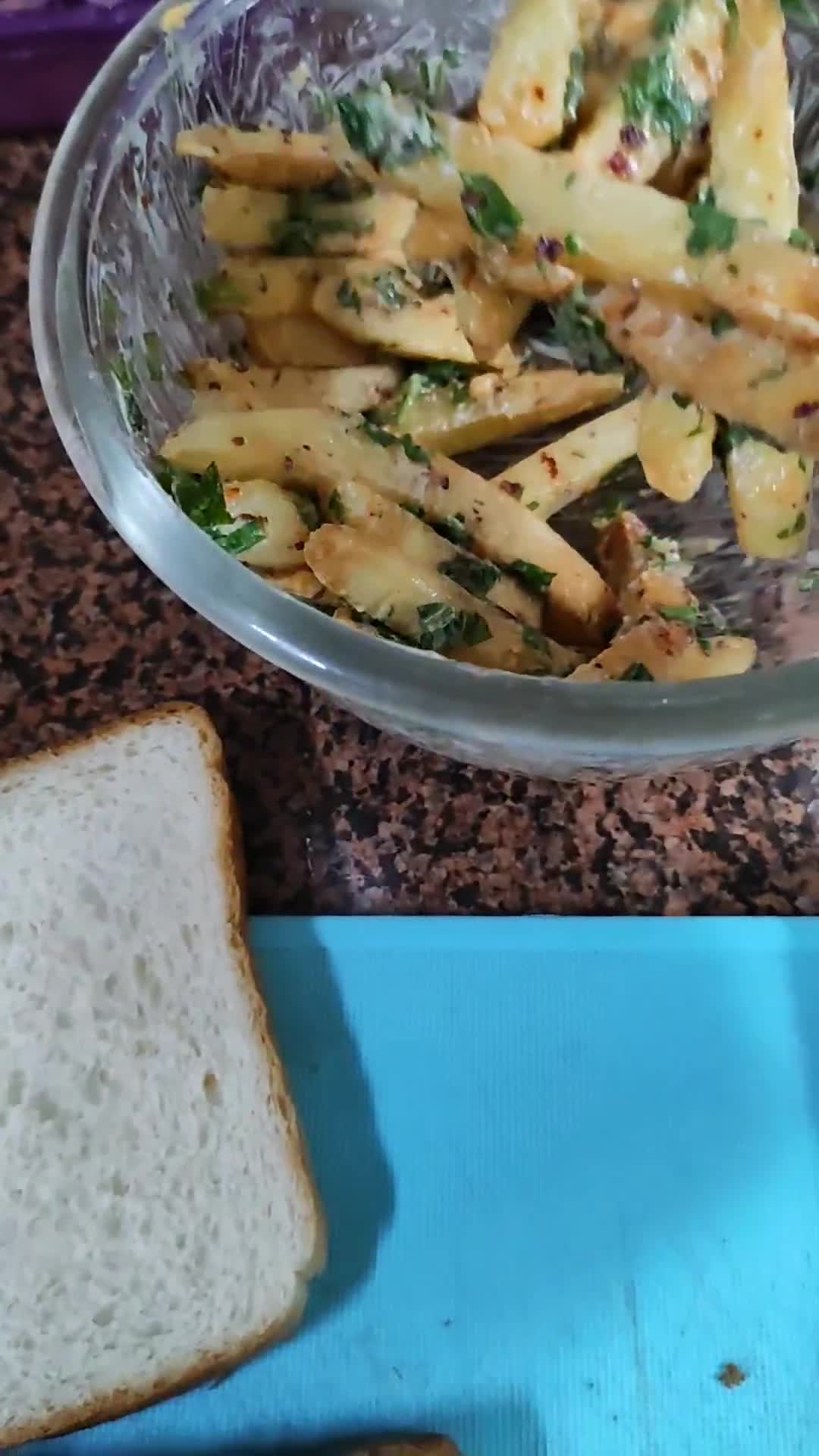 फ्रेंच फ्राइज़ सैंडविच (french fries sandwich recipe in hindi) रेसिपी चरण 2 फोटो