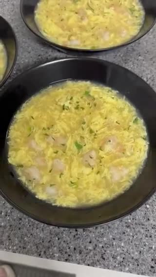 Foto do passo 3 de Sopa de Ovo e Camarão (Saeugyerantang- 새우계란탕)
