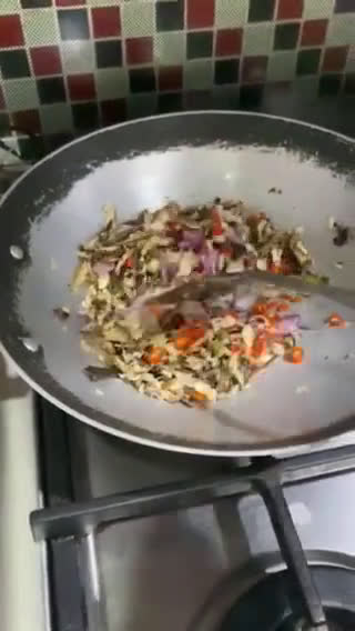 Foto langkah ke 3 dari resep Tongkol Suwir Sambal Matah.