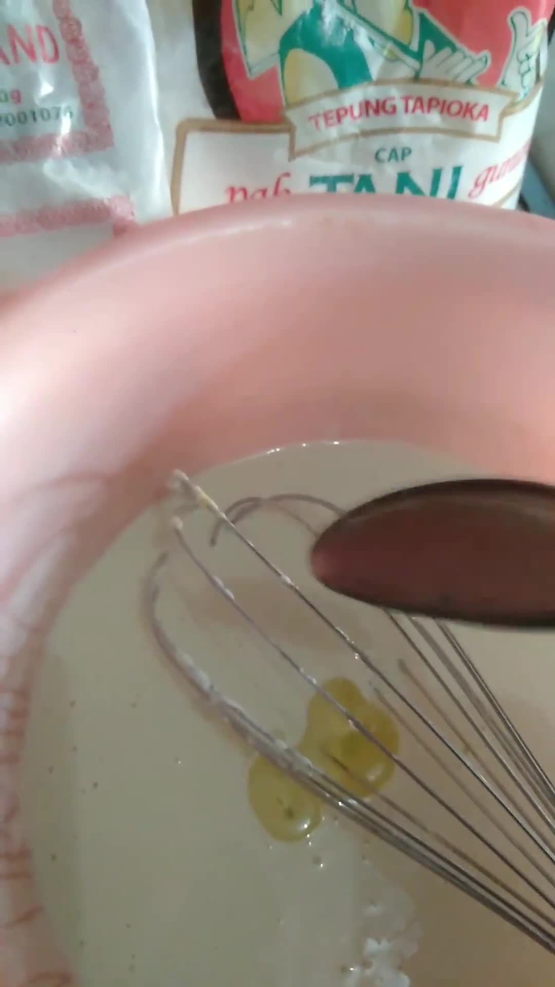 Foto langkah ke 3 dari resep Kulit Risoles Lembut Elastis.