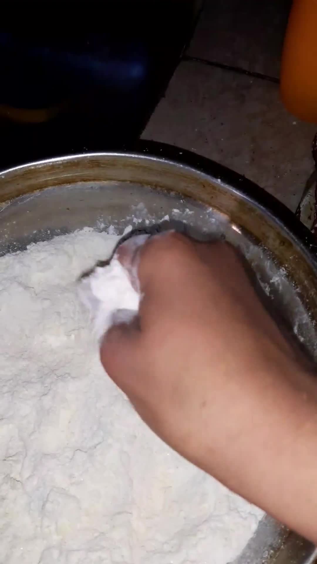 Foto del paso 1 de la receta: Pepas de membrillo y de dulce de leche 😋