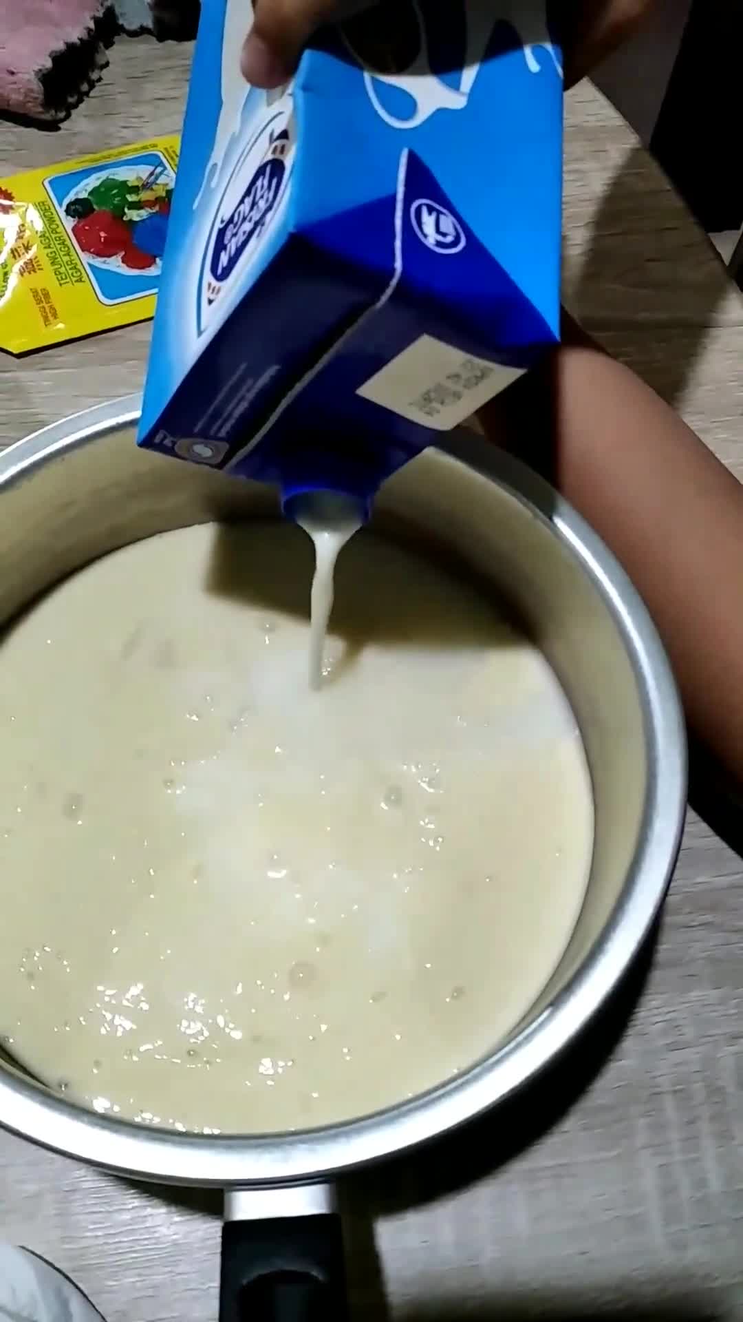 Foto langkah ke 2 dari resep Puding mangga susu.