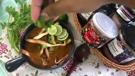 Gambar langkah 5 resipi Sopa de Lima 🇲🇽.
