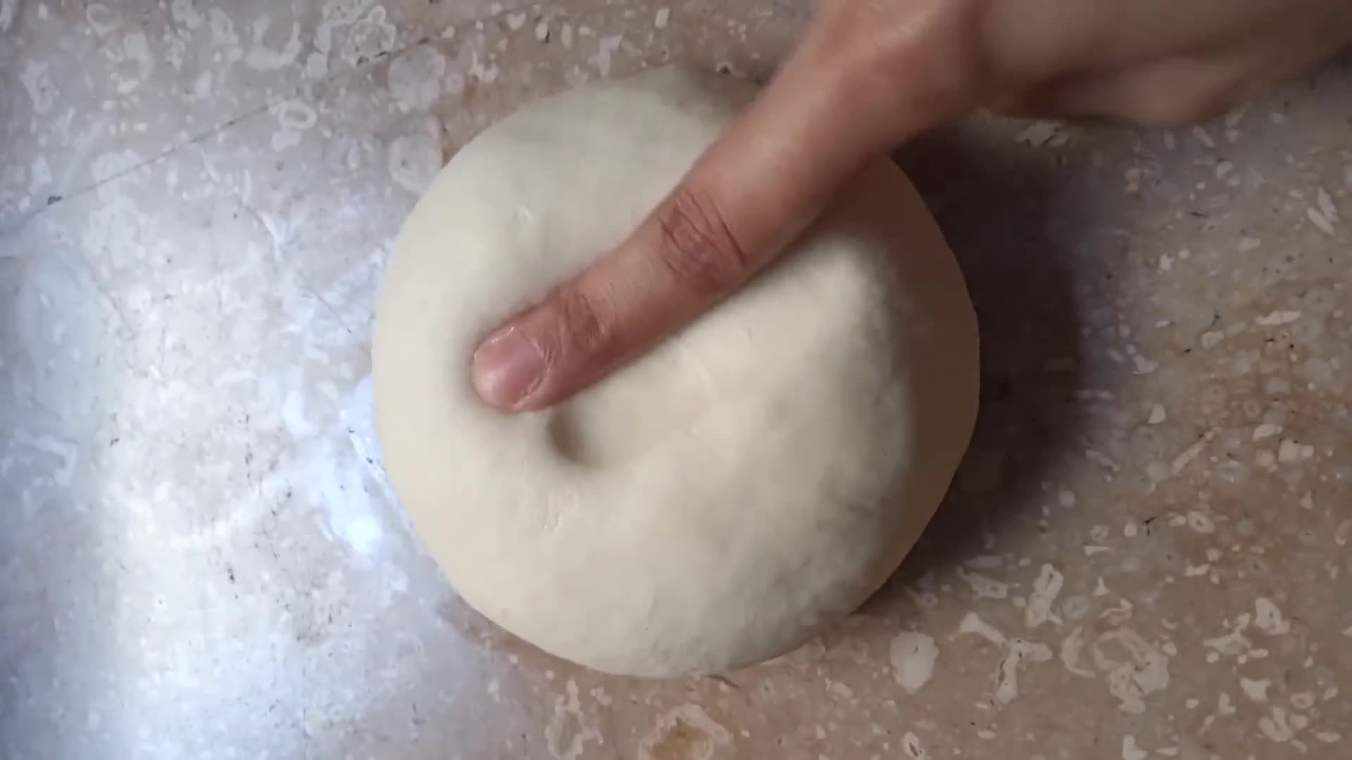 A picture of step 5 of Kachori aur aloo ki tarkari.