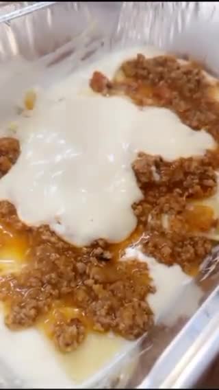 صورة لخطوة 7 من وصفة -لازانيا باللحم وصوص البشاميل اللذيذ 🍝😋!