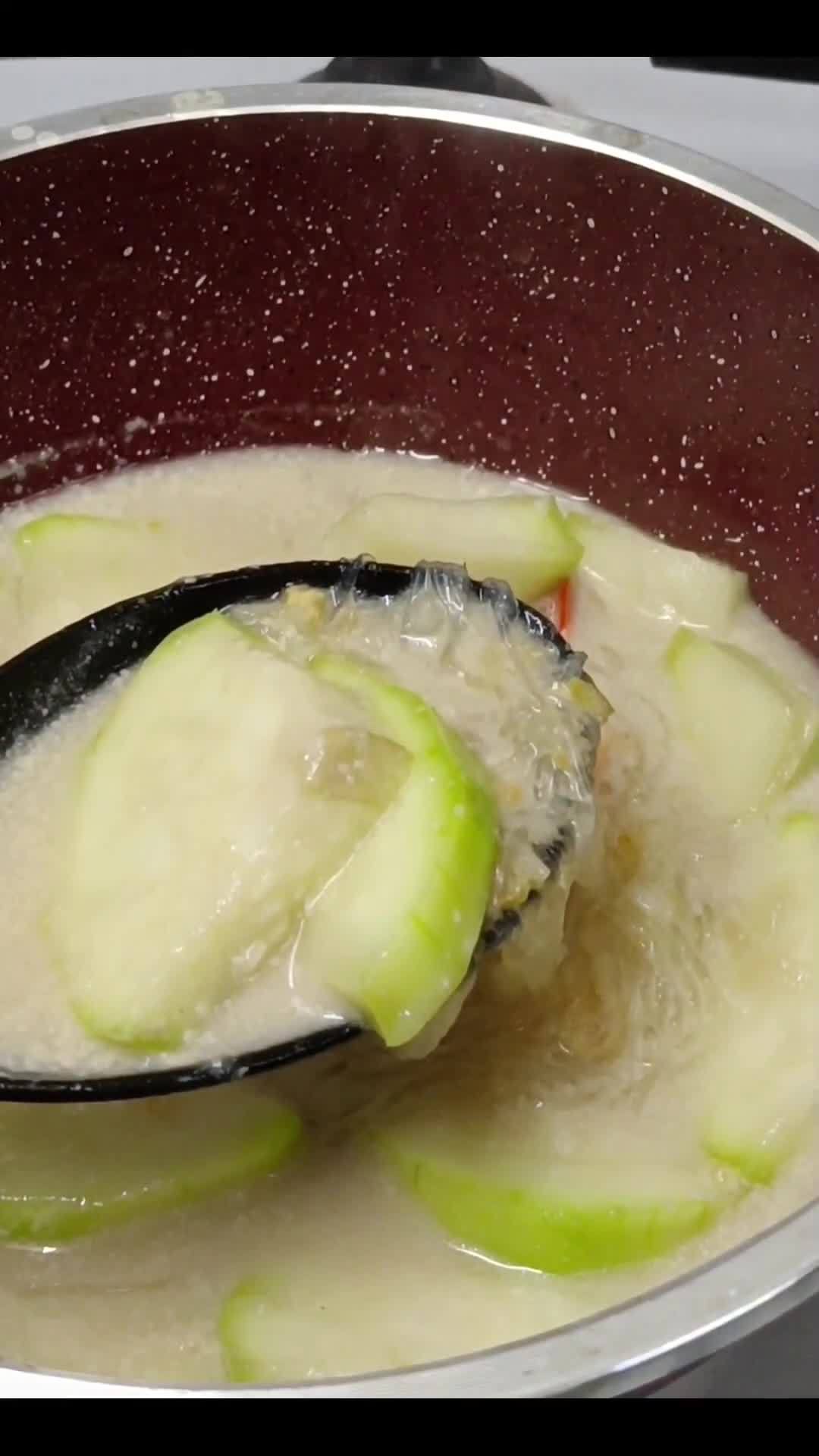 Gambar langkah 4 resipi Labu Air Masak Lemak Udang Kering.