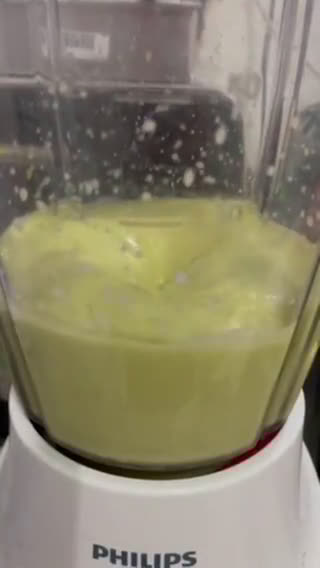 Foto langkah ke 2 dari resep Avocado Milo!.
