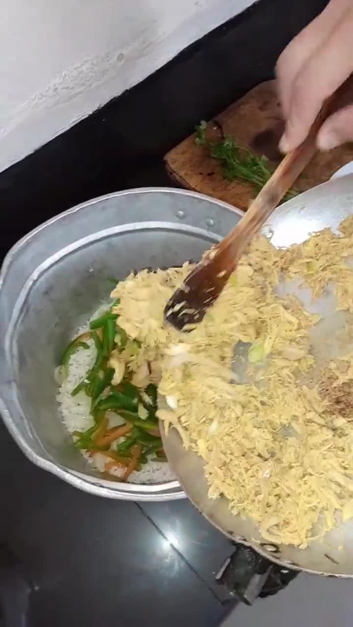 Foto del paso 5 de la receta: Arroz de pollo con pocos ingredientes