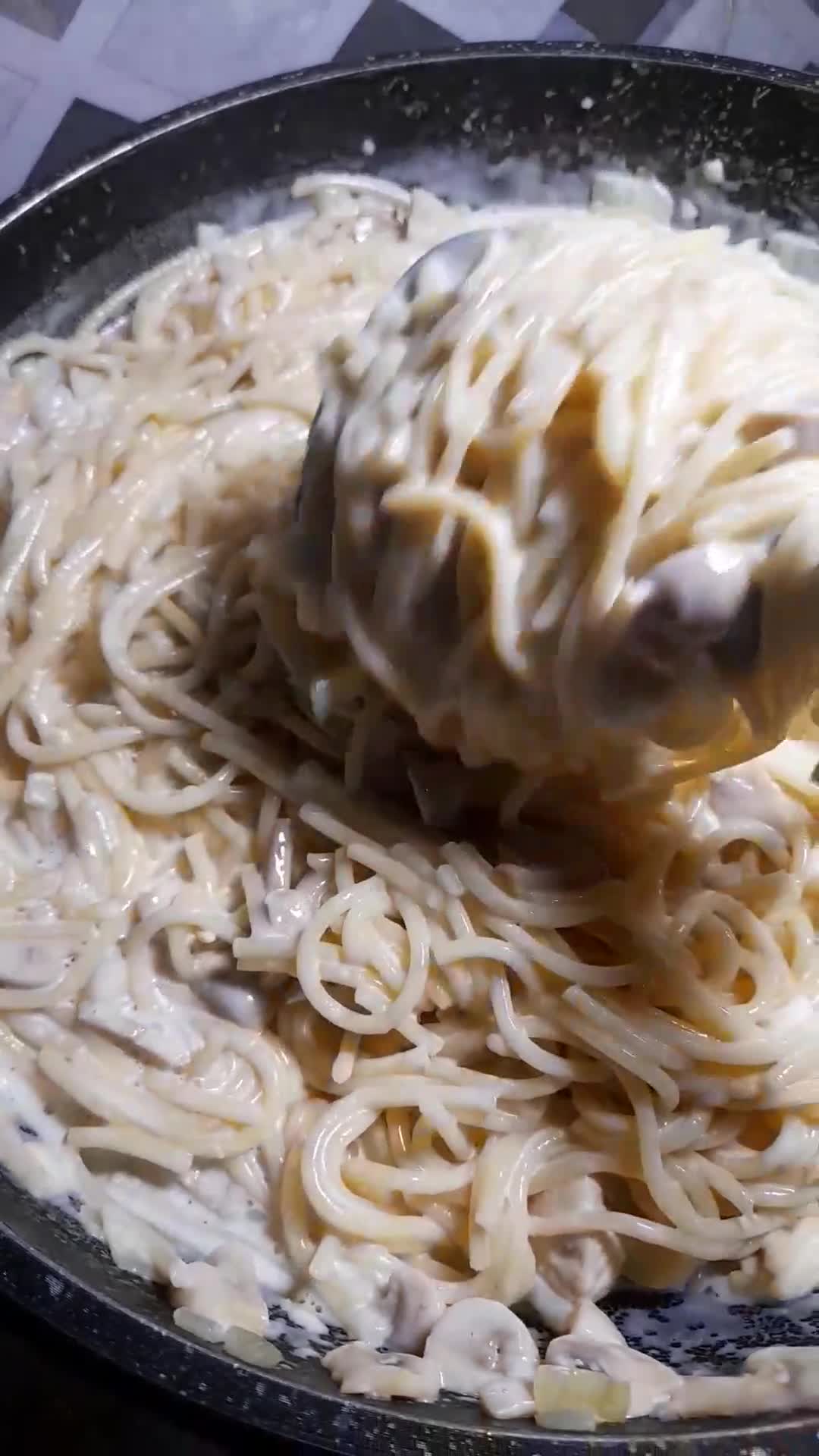 Foto langkah ke 7 dari resep 145. Chicken & Mushroom Pasta.